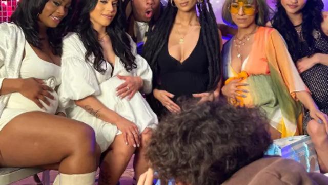 Amerikalı ünlü şarkıcı aynı anda hamile kalan 5 sevgilisi için ortak parti düzenledi! Kardeş eşler olduk