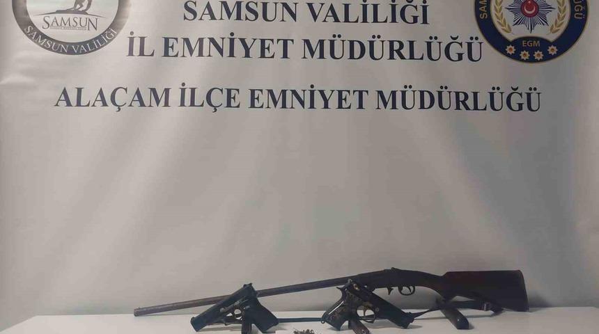 Alaçam’da silah ve uyuşturucu ele geçti