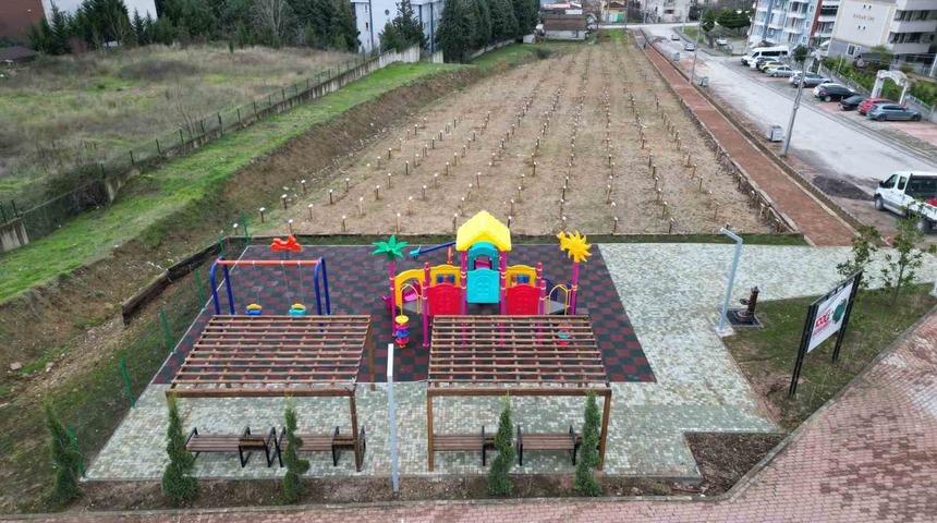 Hatıra ormanına park ve yürüyüş yolu