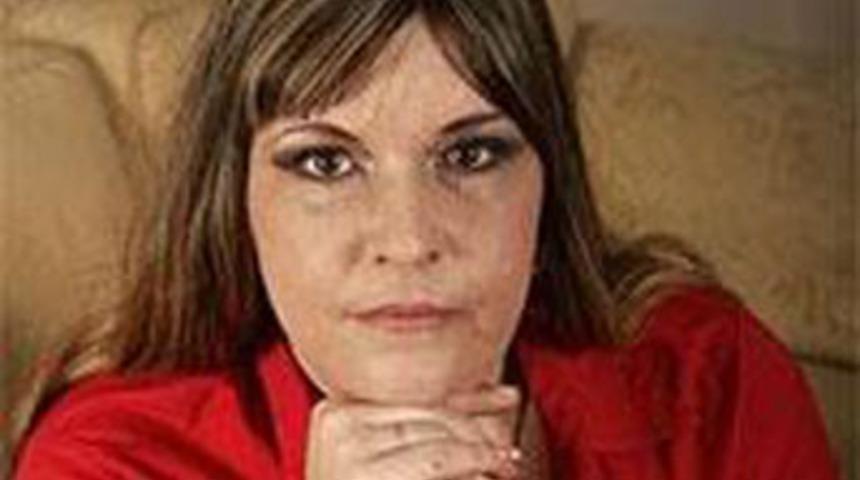 &Ouml;nce annesiyle sonra arkadaşıyla aldattı