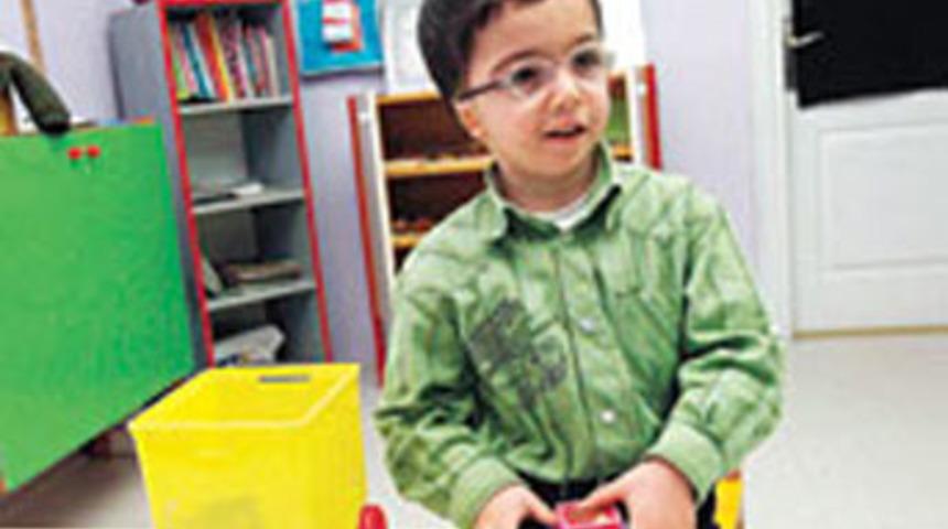 Doktorlar bu &ccedil;ocuk i&ccedil;in yarışıyor