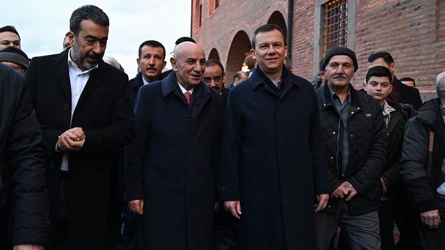 Turgut Altınok seçim çalışmalarına böyle başladı: Önce Hacı Bayram-ı Veli, ardından Anıtkabir ziyareti