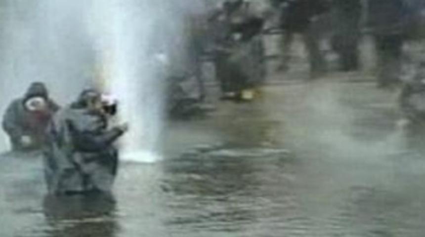 Polisten TEKEL iş&ccedil;isine m&uuml;dahale