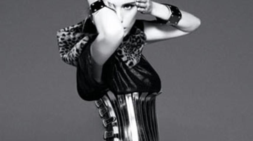 G&uuml;lşen&rsquo;den seksi klip!