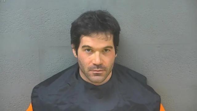 Uçuş görevlisinin tuvalete gizli kamera yerleştirdiği ortaya çıktı! Kız çocuklarını gizlice kaydediyordu... Cep telefonundan çıkan kayıtlar şaşkına çevirdi