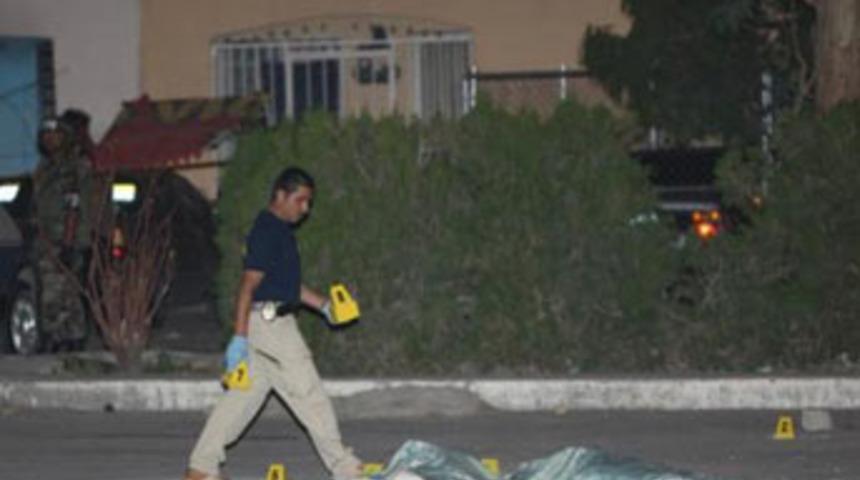 Y&uuml;z derisini y&uuml;z&uuml;p futbol topu yaptılar