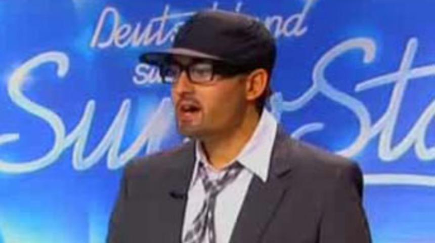 6 yıldır kılık değiştirip yarışıyor!