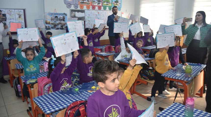 Adana, Mersin, Hatay ve Osmaniye'de öğrenciler karnelerini aldı