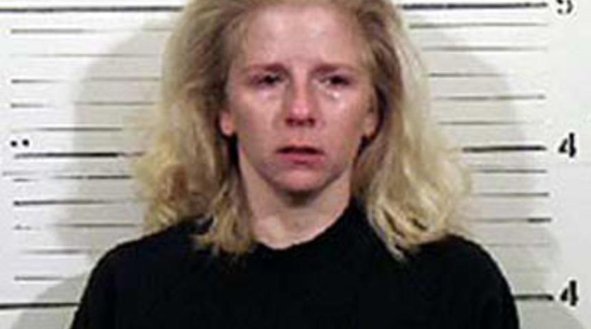 İzcilerin lideri yatakta basıldı!