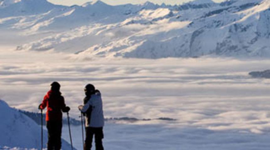 Mini buz &ccedil;ağı kapıda