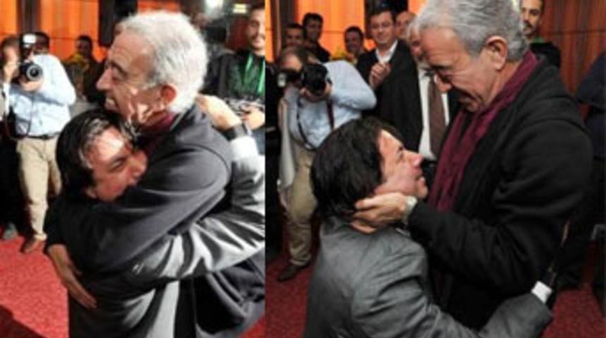 Edip Akbayram'ı g&ouml;r&uuml;nce b&ouml;yle ağladı!