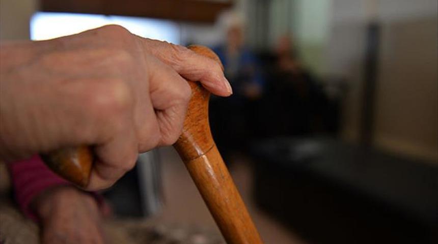 Teyzesine bakıcılık yapan kadın için 'sigorta' kararı: Primi mirasçılar ödeyecek
