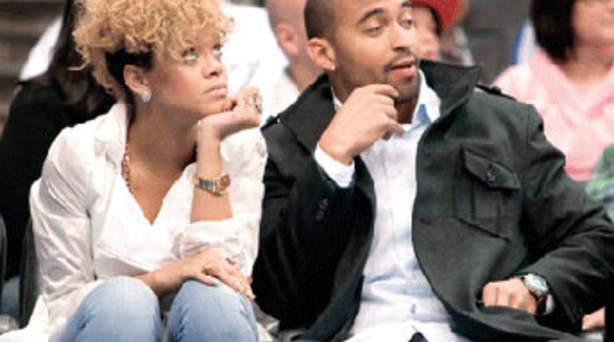 Rihanna'ya ikinci şok!