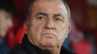 Fatih Terim büyük şaşkınlık yaşadı! Panathinaikos otobüsünü taraftarlar durdurdu...