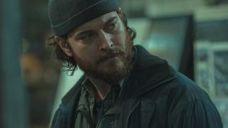 Son hali olay olmuştu! Çağatay Ulusoy beyaz atletiyle poz verdi