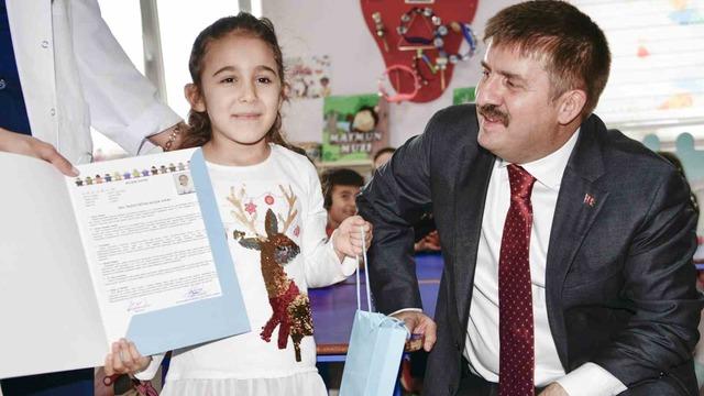 Karaman’da 52 bin öğrenci karne heyecanı yaşadı