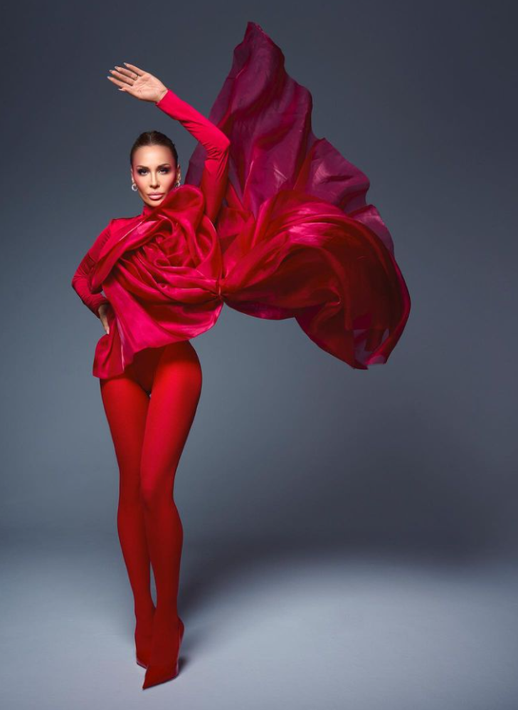 Şarkıcı Şimal'in kanseri yendikten sonra beyninde tümör tespit edilmişti... 8 saat süren beyin ameliyatının ardından ilk fotoğraf geldi G2