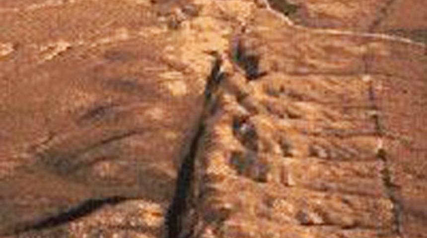 Depremi ay ve g&uuml;neş tetikliyor