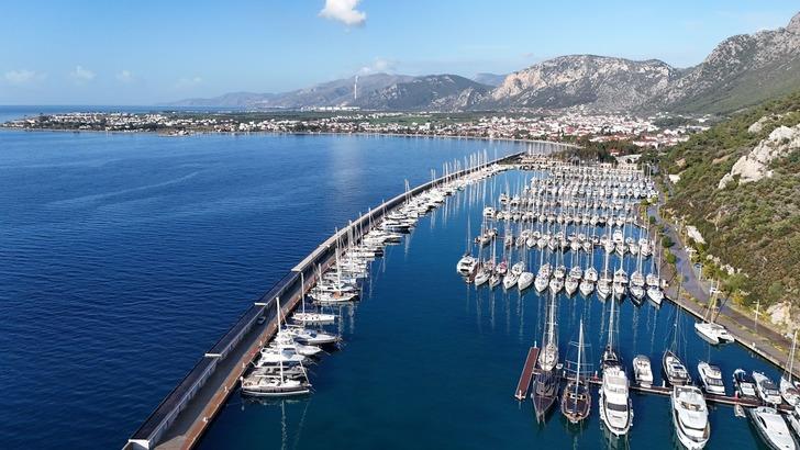 Bir haftalık tatil diye geldi... Ömür boyu tatile dönüştü! Yakınlarını da yanına aldı G3