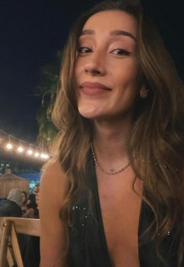 Hande Baladın davet tarzıyla olay oldu! Bir bakan bir daha baktı  G5