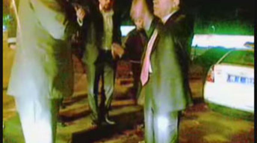 AKP'li vekilden polise ağır k&uuml;f&uuml;r