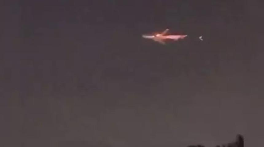 ABD'de Boeing 747 tipi kargo uçağı havalandıktan sonra alev aldı! Acil iniş yaptı