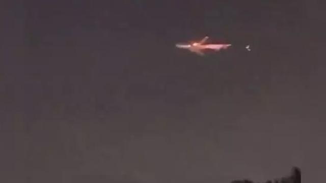 ABD'de Boeing 747 tipi kargo uçağı havalandıktan sonra alev aldı! Acil iniş yaptı