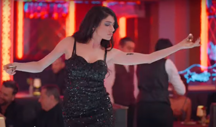 İnci Taneleri'nin Dilber'i yeni dansıyla yine olay oldu! Hazar Ergüçlü'nun performansı çok konuşuldu G2