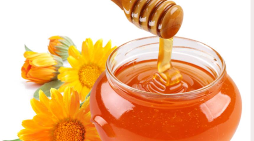 Kuru ciltler i&ccedil;in bal maskesi