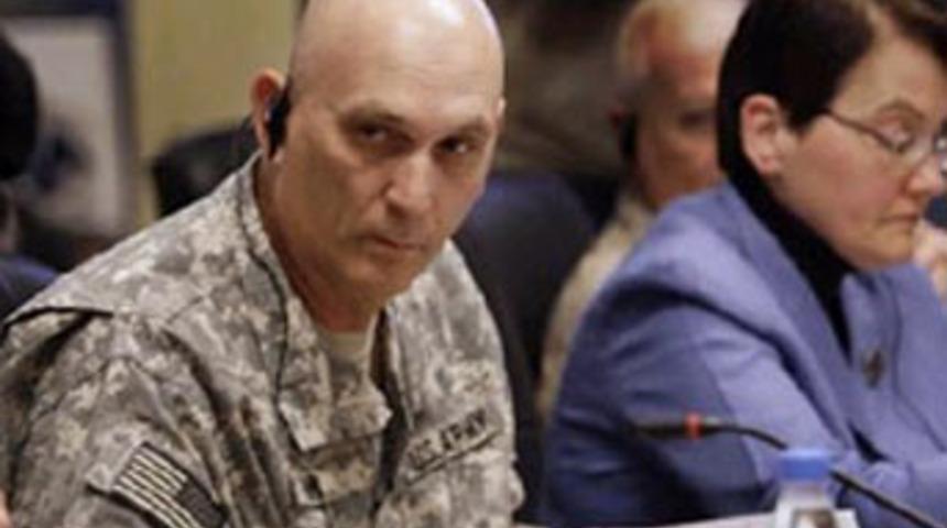 &Ccedil;uvalcı general T&uuml;rkiye'ye geldi