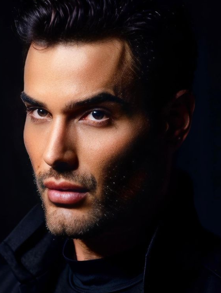 'Yaşayan Nostradamus' olarak biliniyor! Kral Charles'ı sağlık sorunları konusunda uyarmıştı... Athos Salome'nin 2024 kehanetleri gündem oldu G2