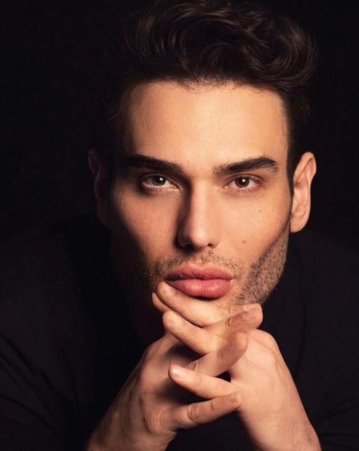 'Yaşayan Nostradamus' olarak biliniyor! Kral Charles'ı sağlık sorunları konusunda uyarmıştı... Athos Salome'nin 2024 kehanetleri gündem oldu G4