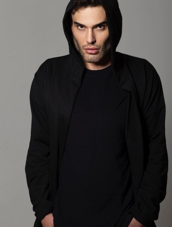 'Yaşayan Nostradamus' olarak biliniyor! Kral Charles'ı sağlık sorunları konusunda uyarmıştı... Athos Salome'nin 2024 kehanetleri gündem oldu G5