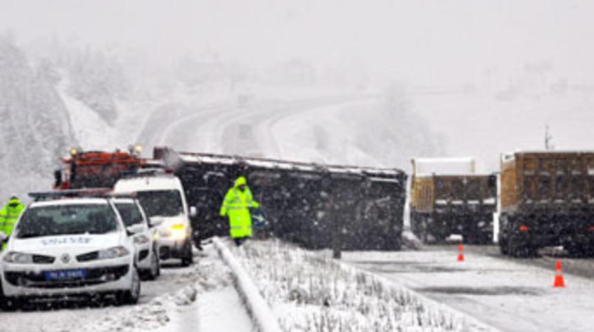 Kara kış T&uuml;rkiye'yi esir aldı