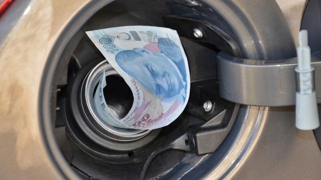 MOTORİNE ZAM SON DAKİKA: Akaryakıt fiyatlarına ayar! 1 lira 15 kuruş zam sonrası 41 lirayı aştı: Tarihinde ilk kez… (20 Ocak Cumartesi benzin, mazot, otogaz fiyatları)