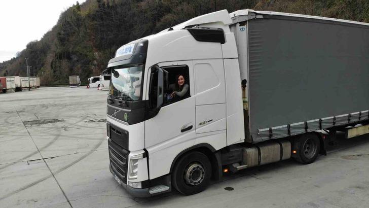 "EN BÜYÜK TUTKULARIMI PARA KAZANARAK YAPIYORUM"