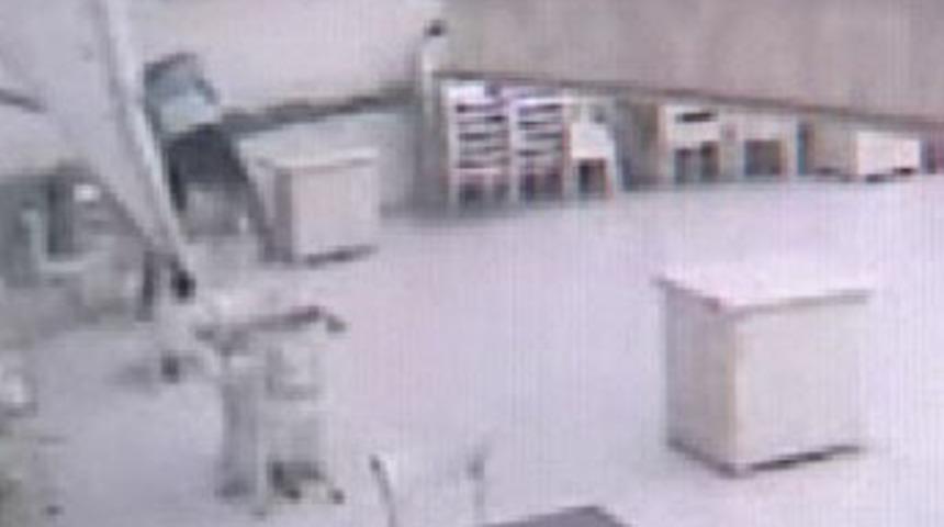 Altıncı kattan d&uuml;şt&uuml; burnu bile kanamadı