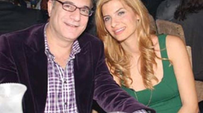 Ay&ccedil;a ile mi aldattı