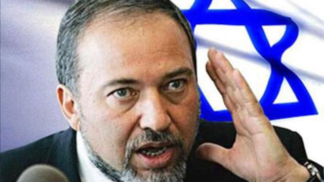 Bakan, canlı yayında sifon çekti