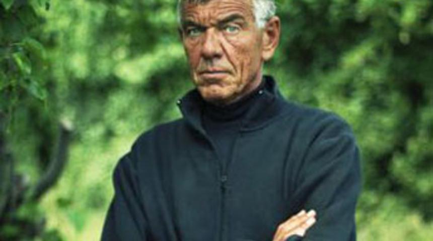 Tanrıtanımaz papaz kilisede