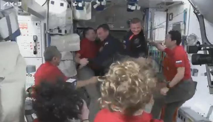 İlk sözleri bu oldu! Bir kez daha... Türkiye için tarihi anlar: Alper Gezeravcı Uluslararası Uzay İstasyonu'na böyle giriş yaptı G1