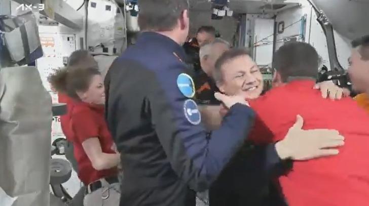 İlk sözleri bu oldu! Bir kez daha... Türkiye için tarihi anlar: Alper Gezeravcı Uluslararası Uzay İstasyonu'na böyle giriş yaptı G2