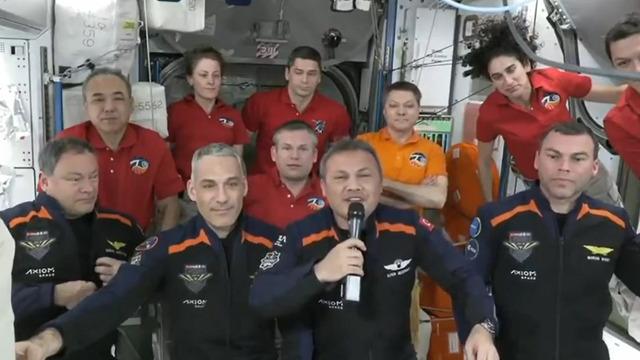 İlk sözleri bu oldu! Bir kez daha... Türkiye için tarihi anlar: Alper Gezeravcı Uluslararası Uzay İstasyonu'na böyle giriş yaptı