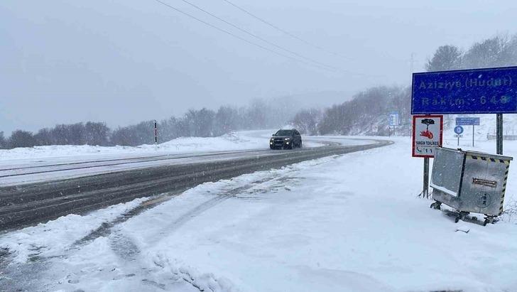 Uyarıların ardından... Edirne’de kar yağışı başladı! "Şükür kavuşturana diyorum" G5