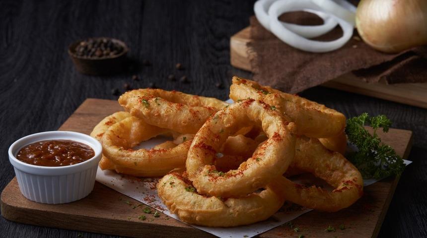 Çıtır çıtır soğan halkası tarifi! Evde kolay ve lezzetli soğan halkası nasıl yapılır, malzemeleri neler? 