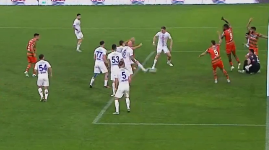 Süper Lig'de Alayaspor-Çaykur Rizespor mücadelesinde inanılmaz olay! 9 dakika incelediler, 'VAR' karar vermedi