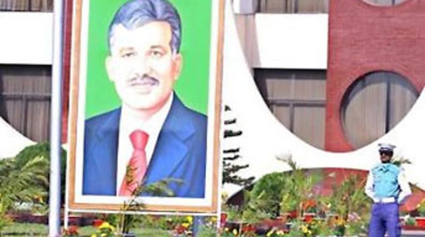 G&uuml;l, Hintli oldu!