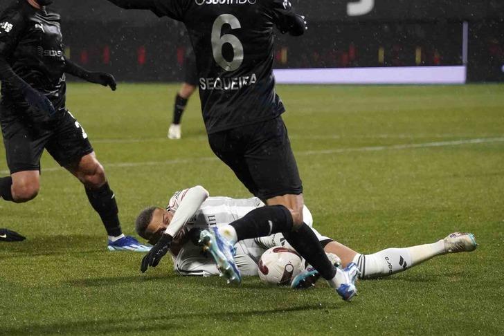 Pendikspor'a 4-0 mağlup olan Beşiktaş'ta Fernando Santos maçın ardından takımına çıkıştı: Anlamaları gerekiyor... G1