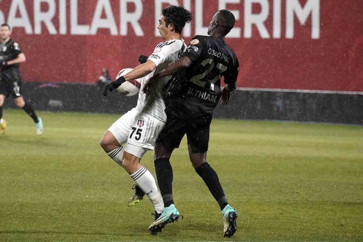 Pendikspor'a 4-0 mağlup olan Beşiktaş'ta Fernando Santos maçın ardından takımına çıkıştı: Anlamaları gerekiyor... G4