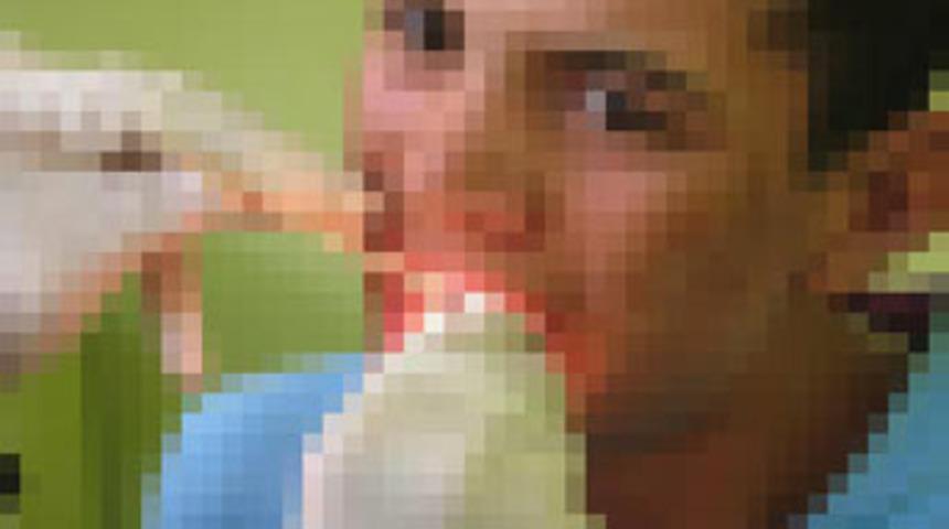 Boğazındaki s&uuml;l&uuml;kle 9 g&uuml;n yaşadı